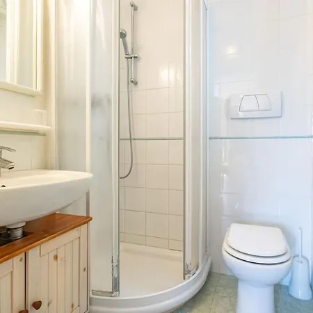 Scirocco Est Nyaraló