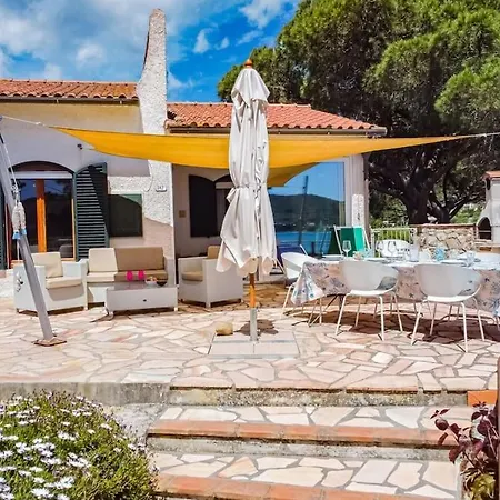 Holiday home Scirocco Est *