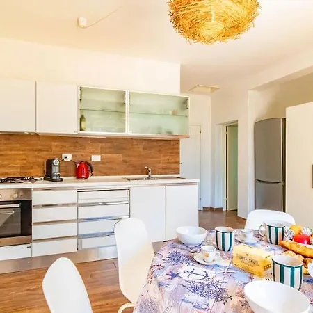 Scirocco Est Holiday home