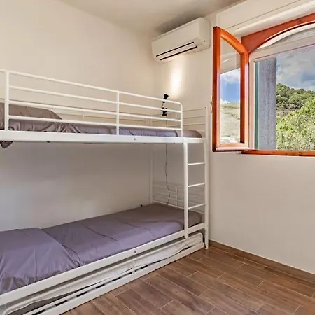 Scirocco Est * Lacona