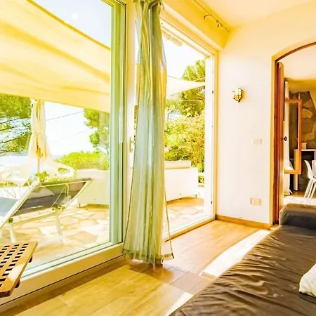 Scirocco Est Holiday home *