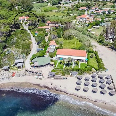 Scirocco Est Holiday home Lacona