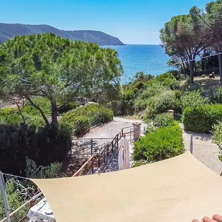 Holiday home Scirocco Est *