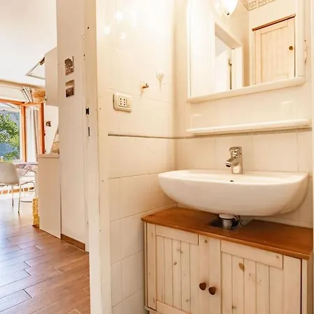 Scirocco Est Holiday home Lacona