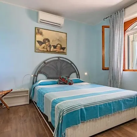 Scirocco Est * Lacona